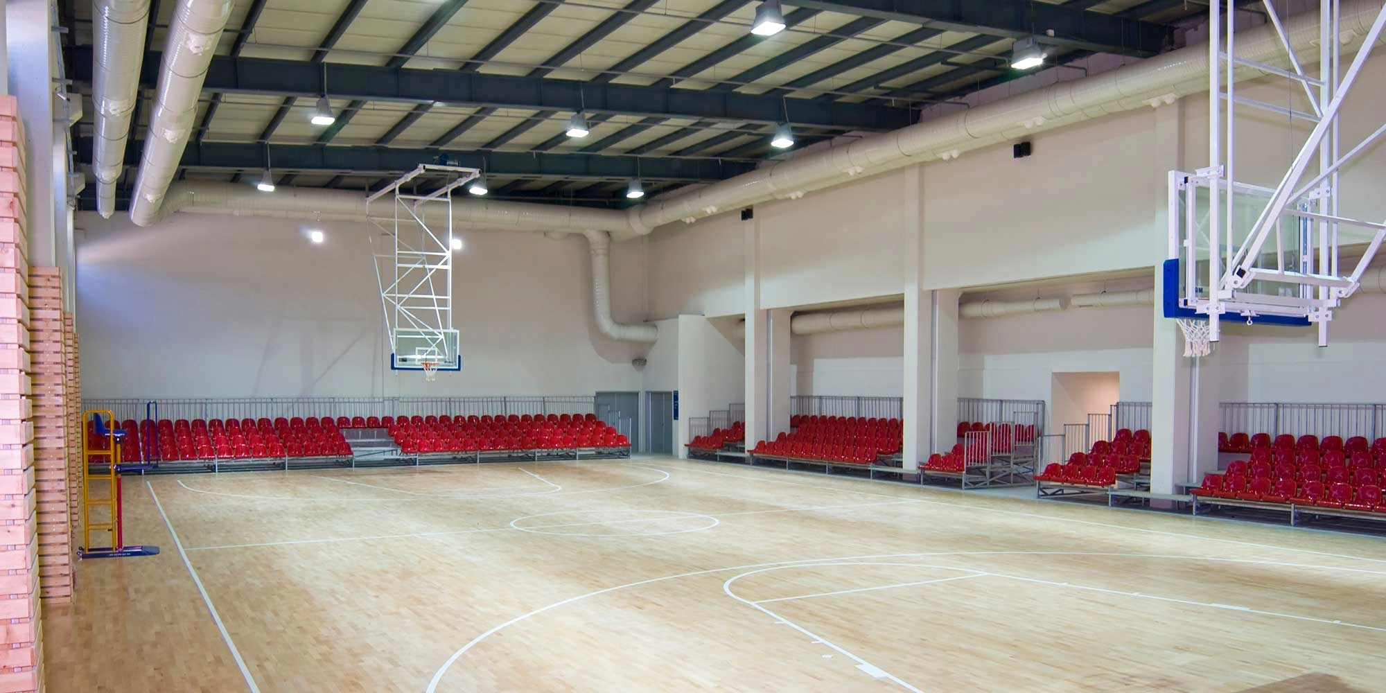 Iluminación para deportes de interior
