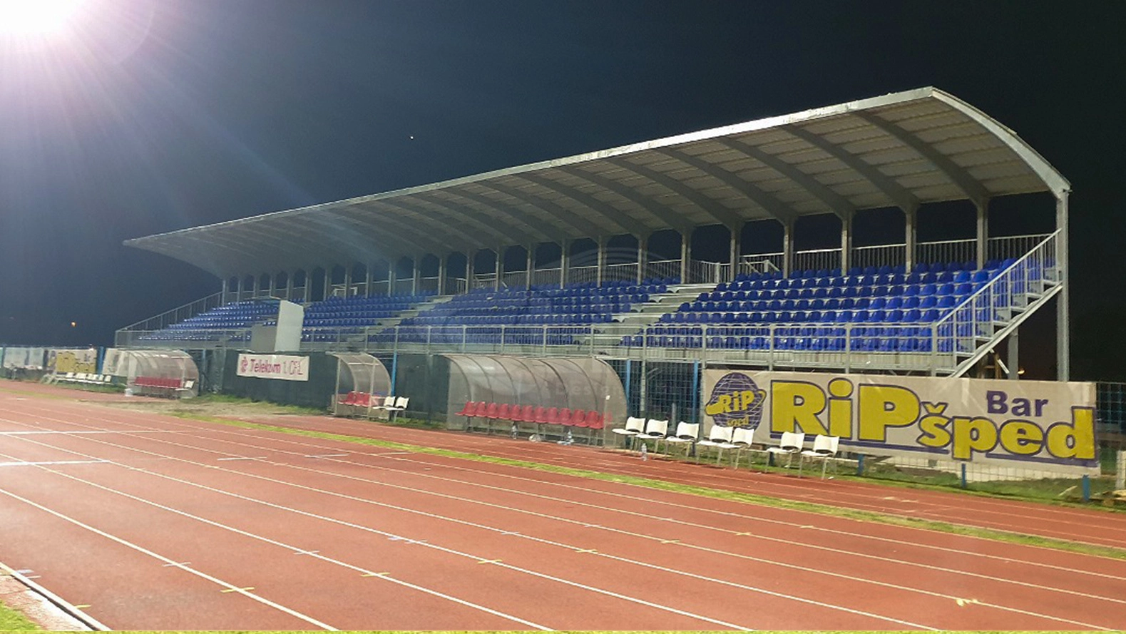 Grada Cubierta del Estadio Topolica